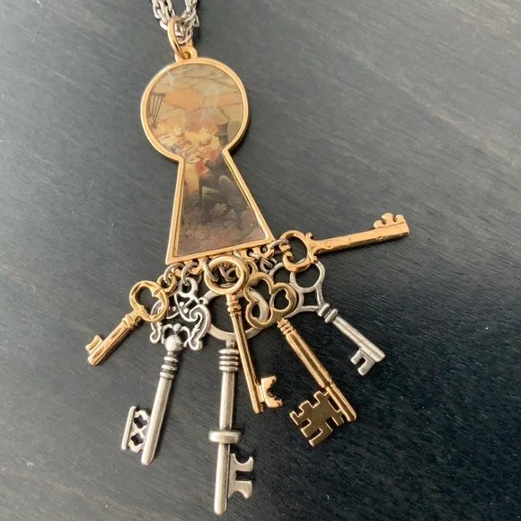 RARE NWT Tom Binns x Disney Couture Alice in Wonderland Necklace Keyhole + 7 key